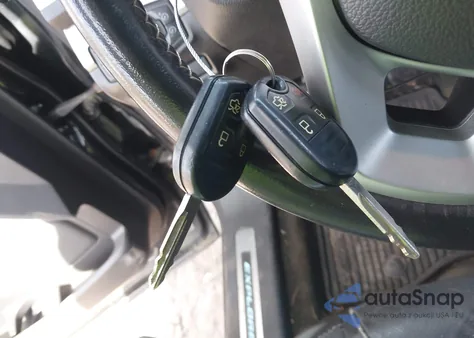 2013 Ford Explorer Sport z USA, uszkodzony, nr VIN 1FM5K8GT4DGC37484